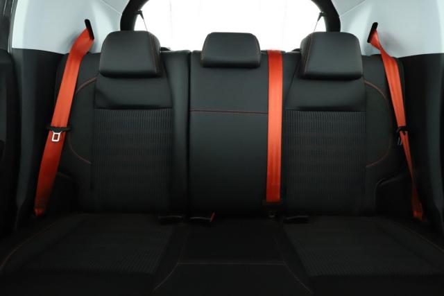 Peugeot 208 image 9