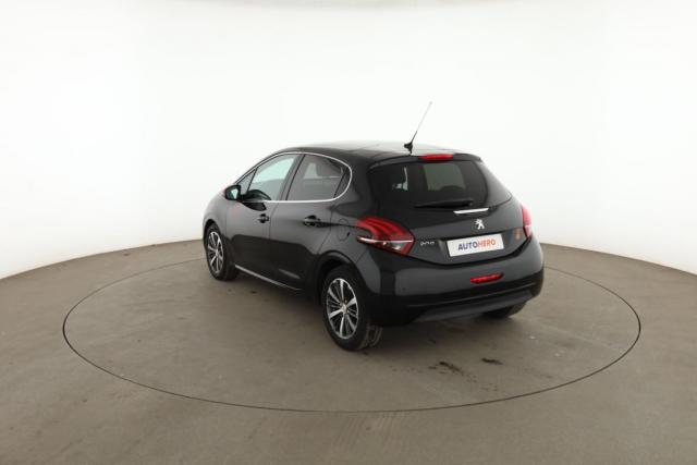 Peugeot 208 image 1