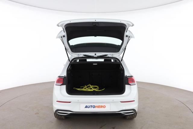 Volkswagen Golf image 6