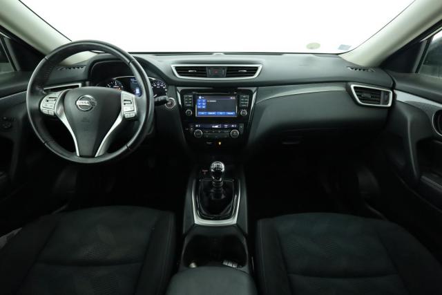 Nissan X-Trail image 1