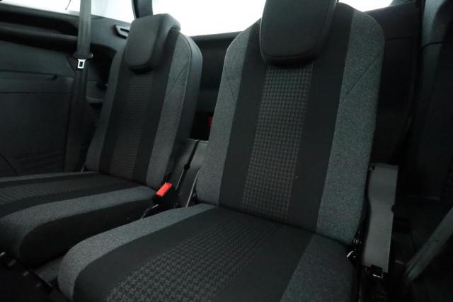 Peugeot 5008 image 2