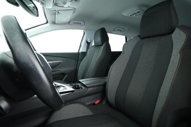 Peugeot 5008 image 1