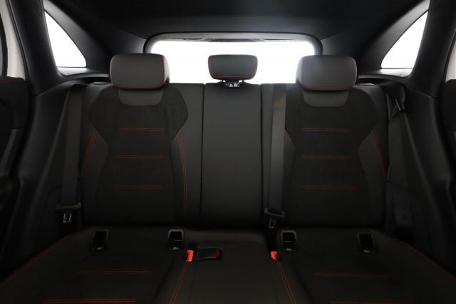 Mercedes Benz Gla image 1