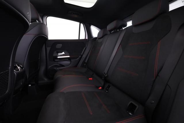 Mercedes Benz Gla image 7