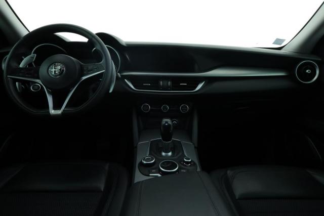 Alfa Romeo Stelvio image 1