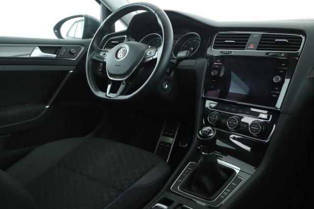 Volkswagen Golf image 8