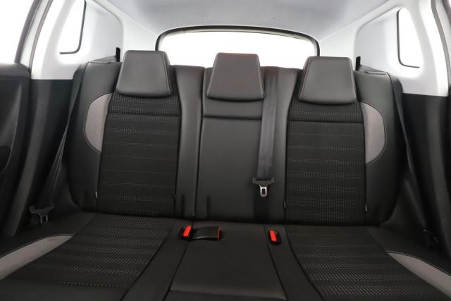 Peugeot 2008 image 2