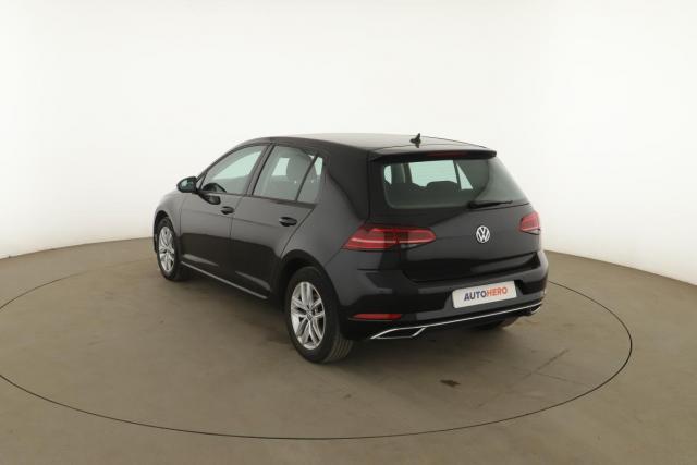 Volkswagen Golf image 9