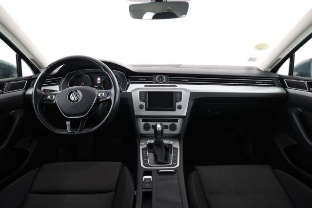 Volkswagen Passat image 5