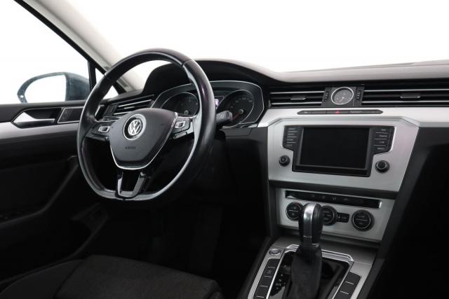 Volkswagen Passat image 2