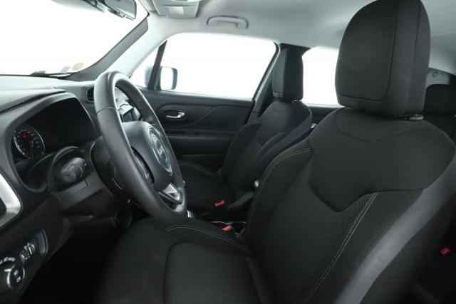 Jeep Renegade image 4