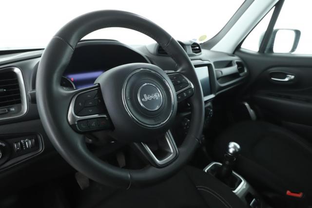 Jeep Renegade image 8