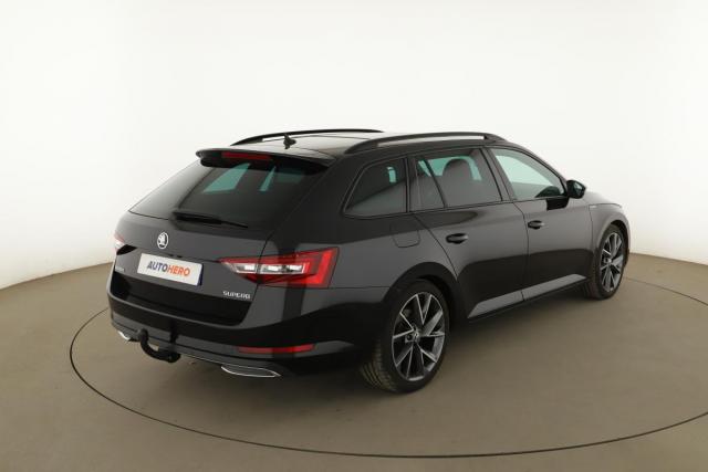 Skoda Superb Combi image 5