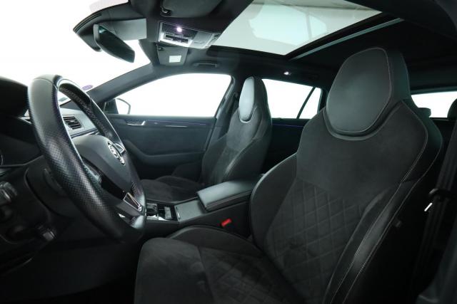 Skoda Superb Combi image 6