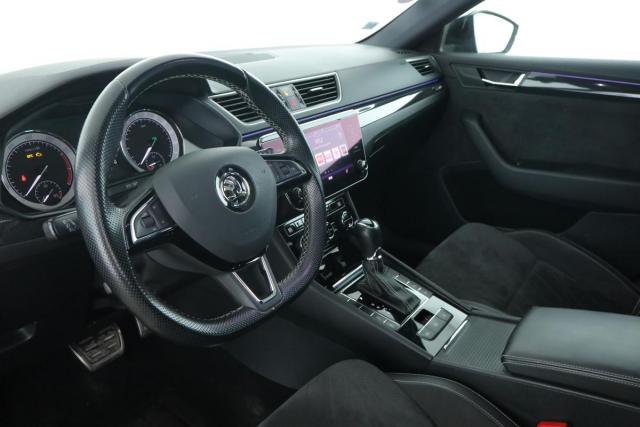 Skoda Superb Combi image 3