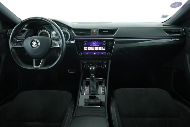 Skoda Superb Combi image 7