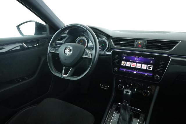 Skoda Superb Combi image 1