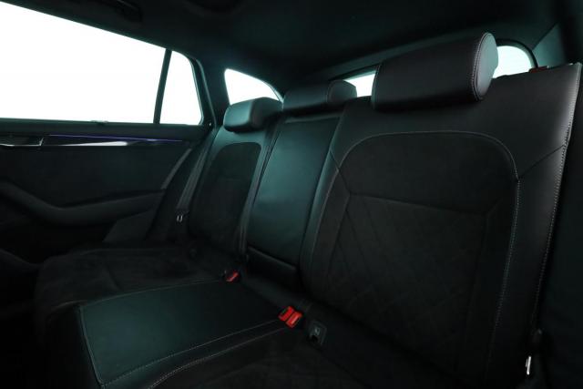 Skoda Superb Combi image 4