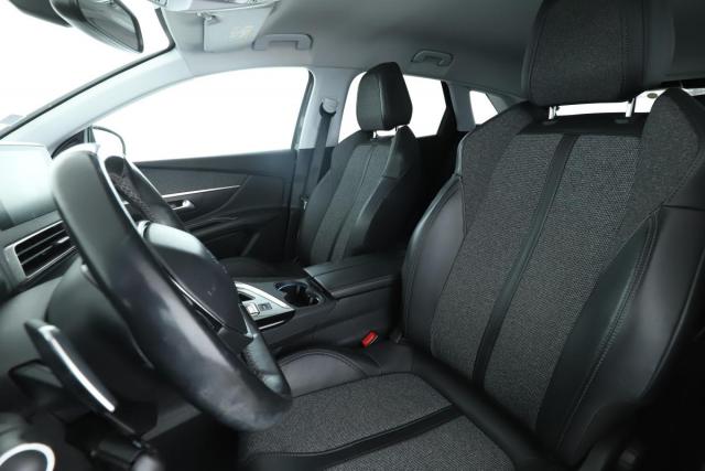 Peugeot 3008 image 2