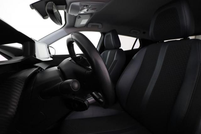 Peugeot 2008 image 3