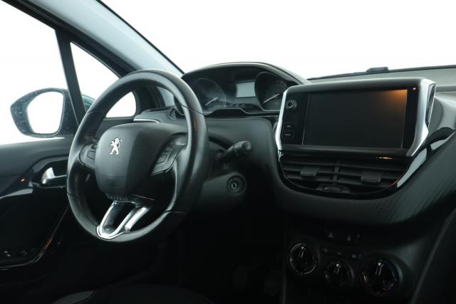 Peugeot 208 image 9