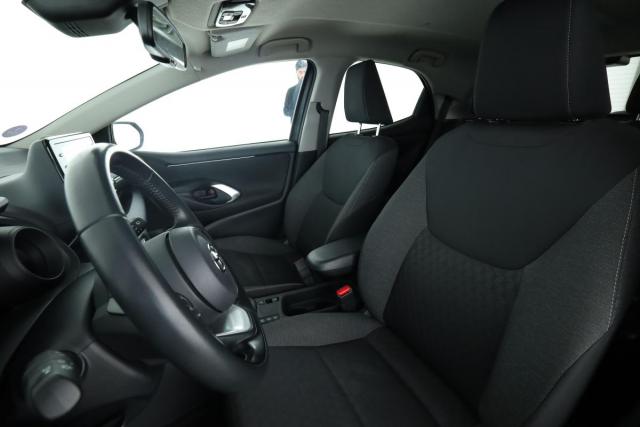 Toyota Yaris image 2