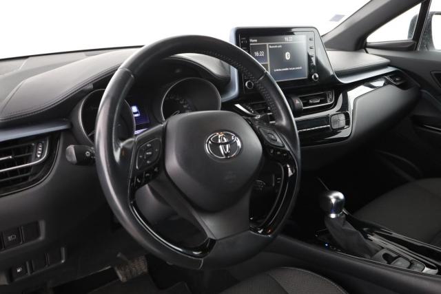 Toyota C-Hr image 1