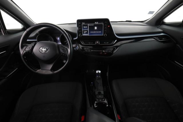 Toyota C-Hr image 6