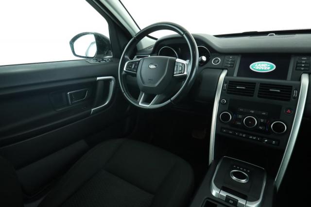 Land Rover Discovery Sport image 8