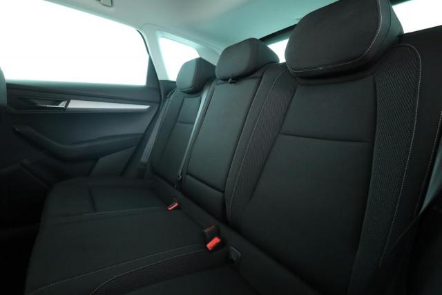 Skoda Karoq image 4