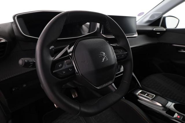 Peugeot 208 image 1