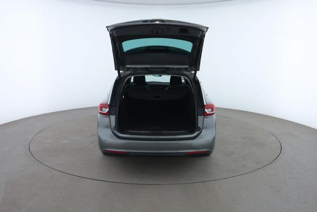 Opel Insignia Sports Tourer image 9
