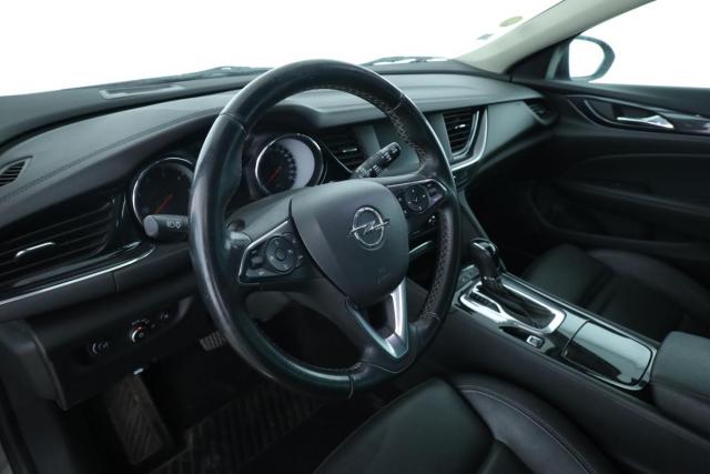 Opel Insignia Sports Tourer image 8