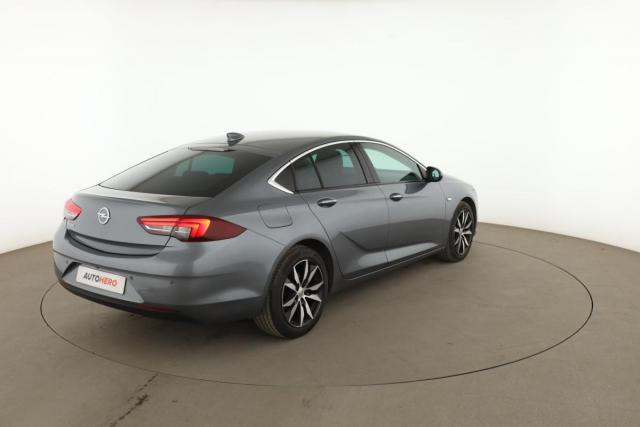 Opel Insignia image 2