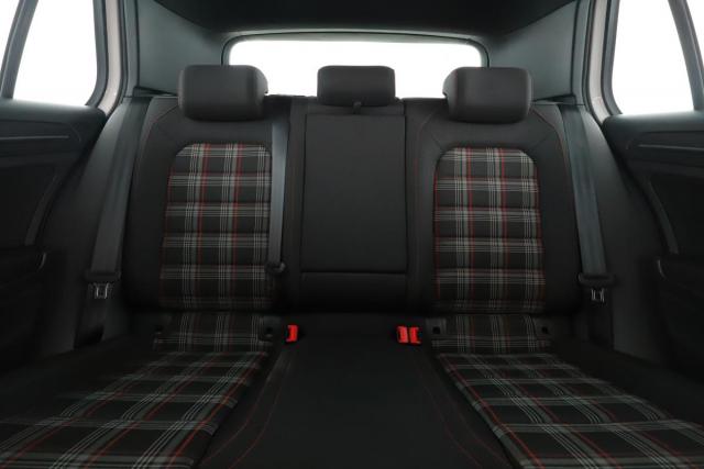 Volkswagen Golf image 8