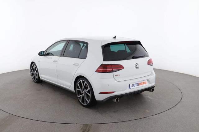 Volkswagen Golf image 9