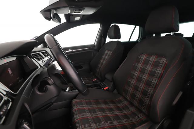 Volkswagen Golf image 5