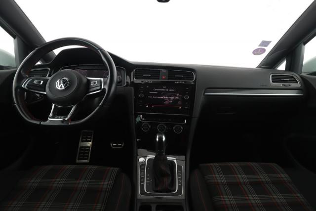 Volkswagen Golf image 6