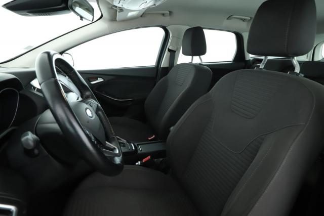 Ford Focus image 8