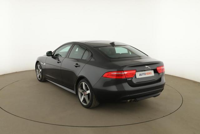 Jaguar Xe image 3
