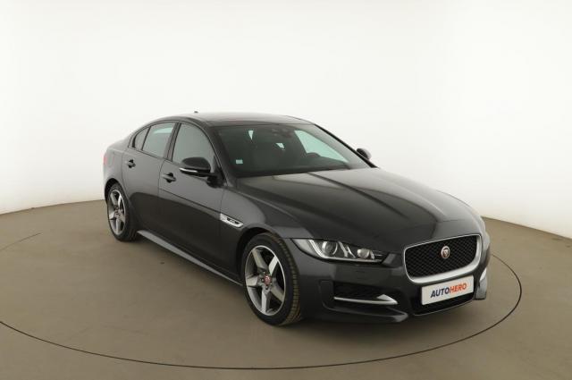 Jaguar Xe image 7