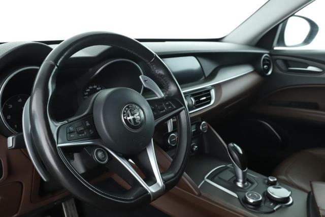 Alfa Romeo Stelvio image 1