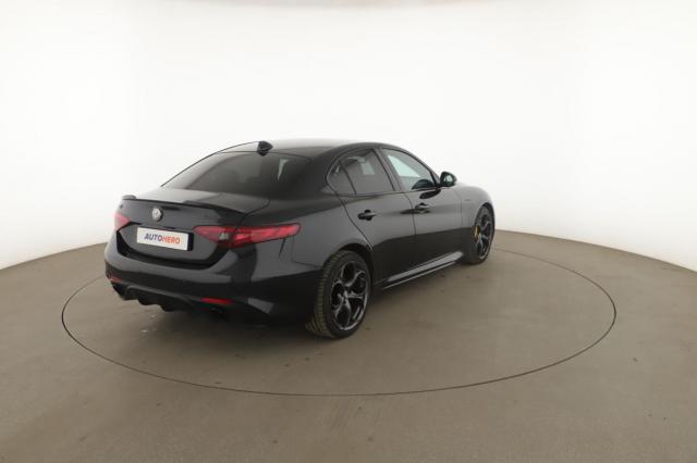 Alfa Romeo Giulia image 7