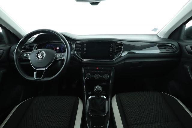 Volkswagen T-Roc image 7