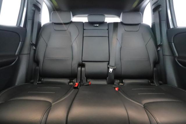 Mercedes Benz Glb image 8