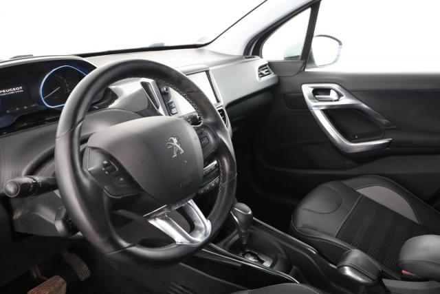 Peugeot 2008 image 6
