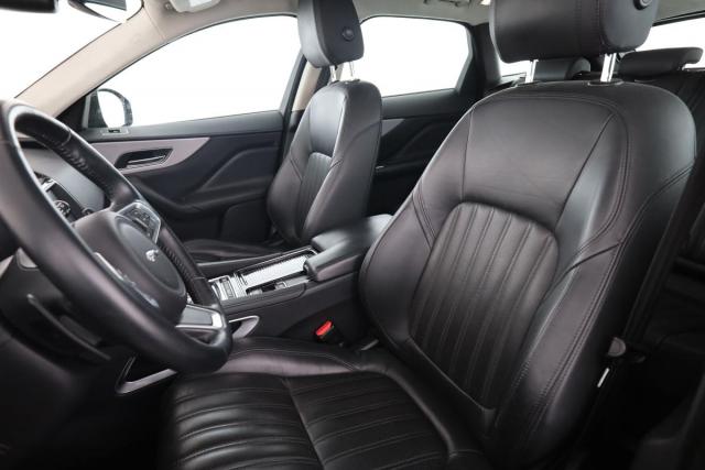 Jaguar F-Pace image 3
