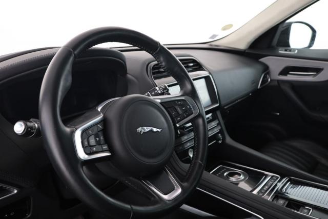 Jaguar F-Pace image 9