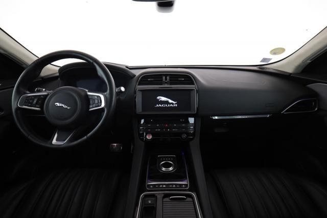 Jaguar F-Pace image 7