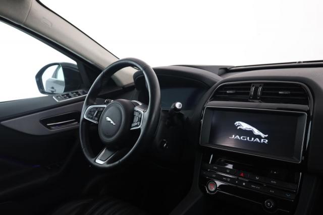 Jaguar F-Pace image 5